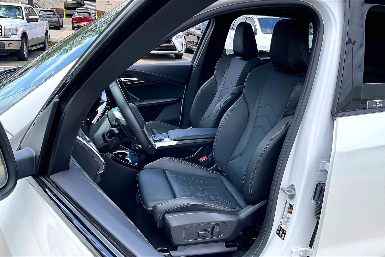 Used 2025 BMW X1 xDrive28i w/ M Sport Package image 7