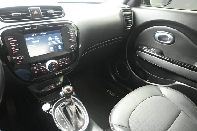 Used 2019 Kia Soul ! FWD image 28