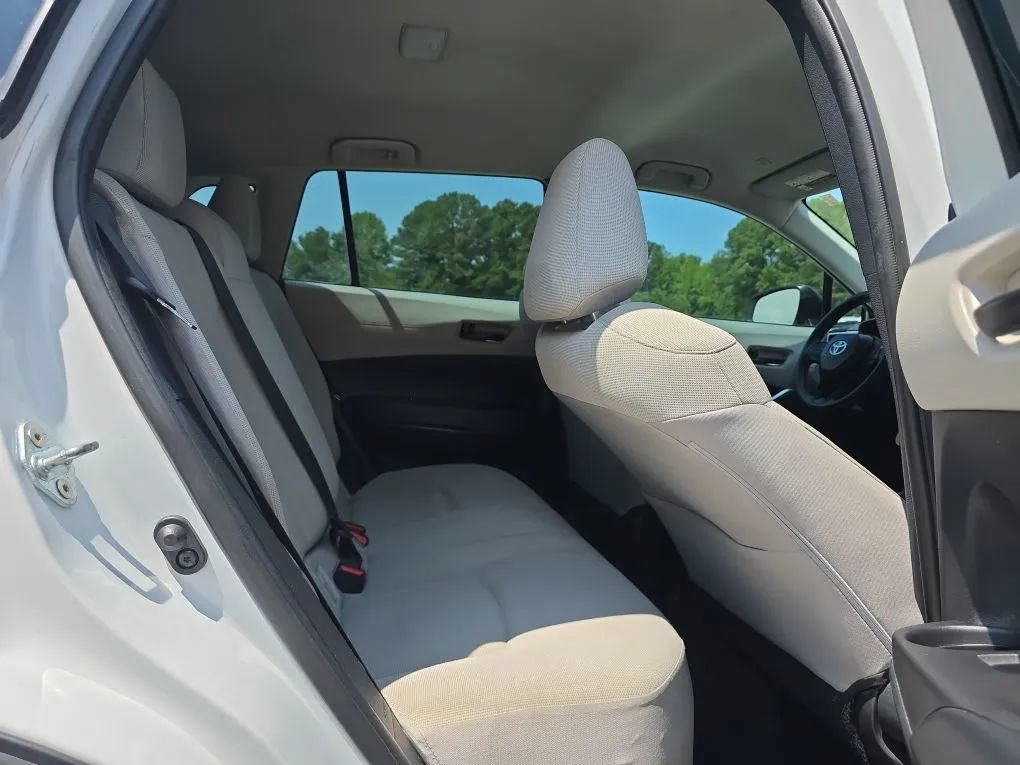 Used 2024 Toyota Corolla Cross L FWD image 37