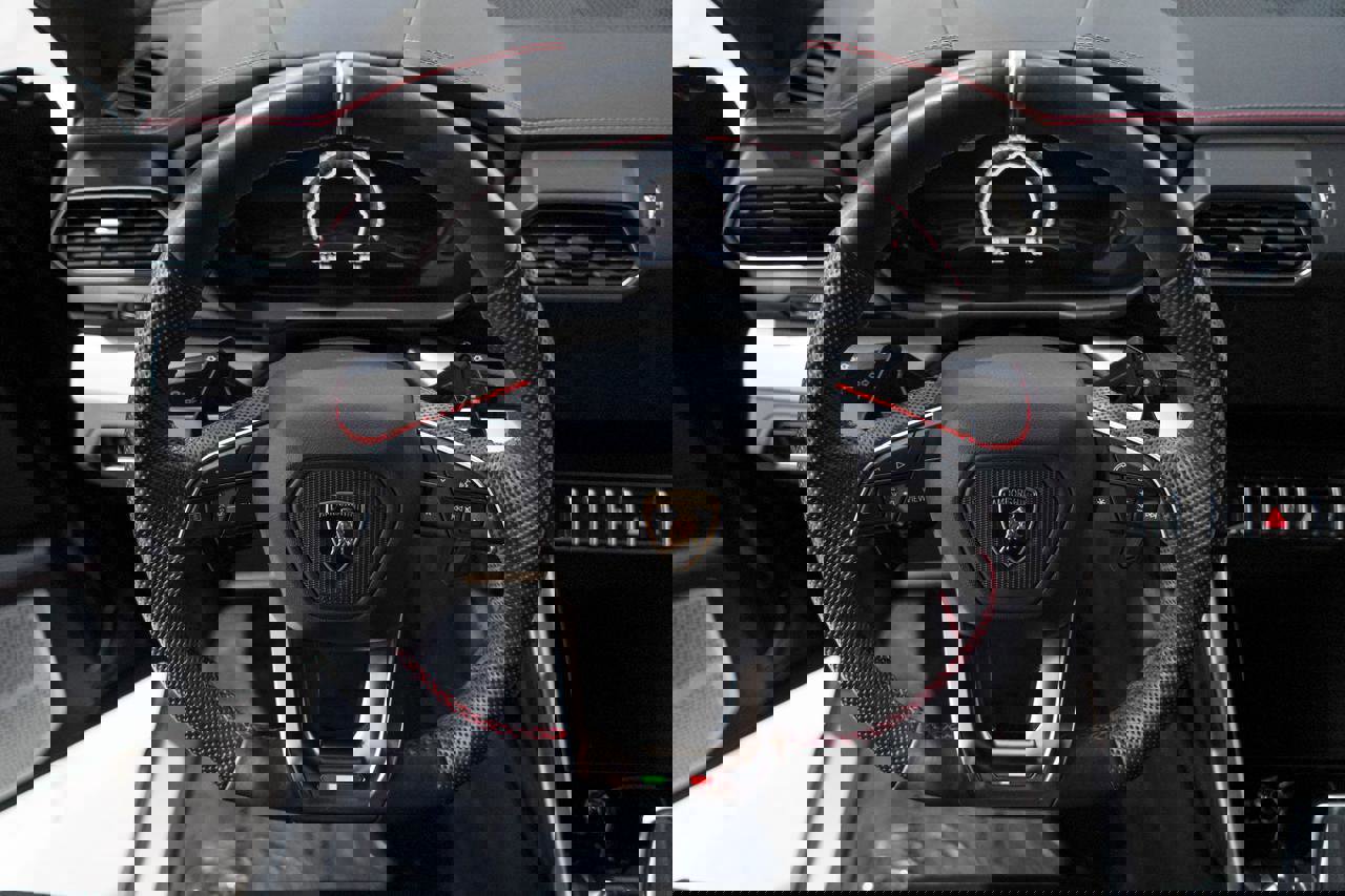 Used 2020 Lamborghini Urus image 22