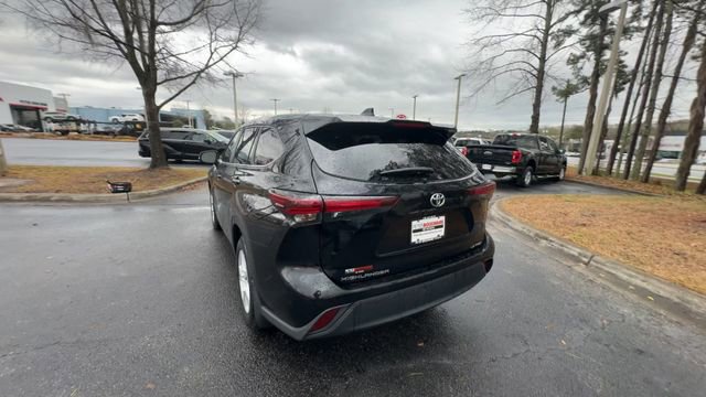 Used 2024 Toyota Highlander LE image 13