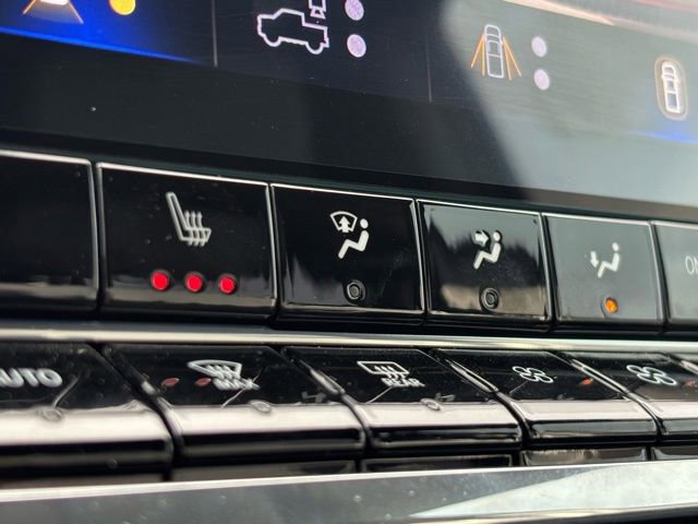 Used 2024 Chevrolet Colorado LT w/ LT Convenience Package III image 38