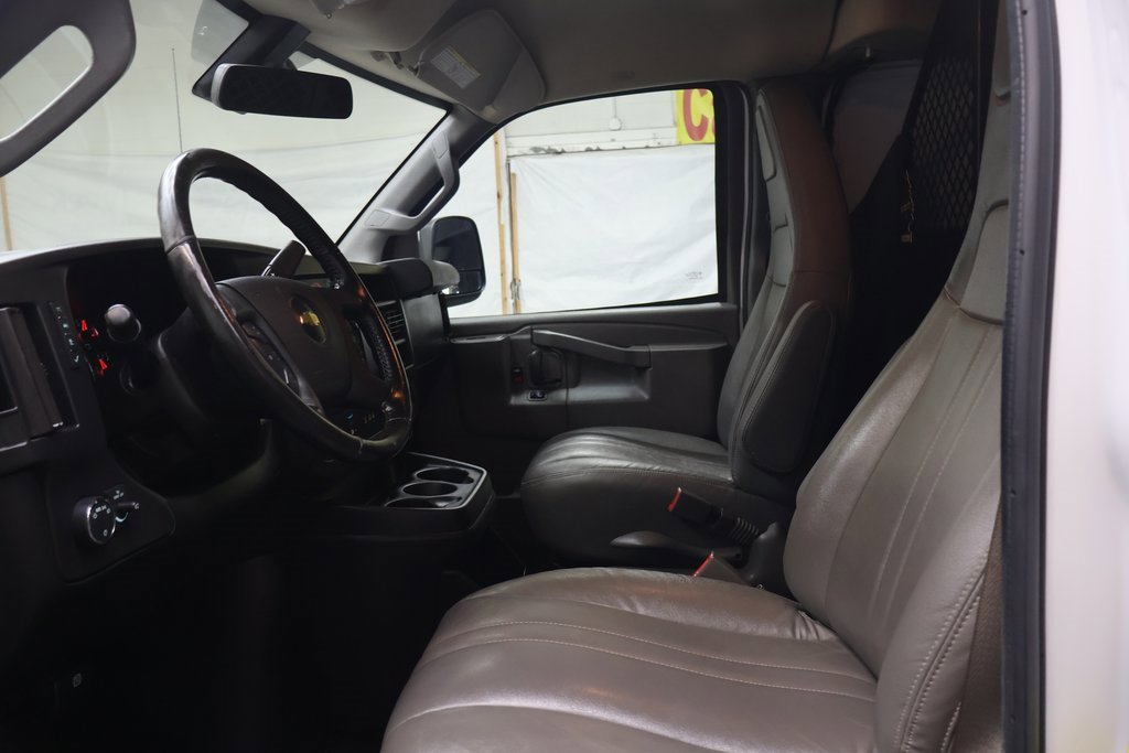 Used 2020 Chevrolet Express 3500 w/ Driver Convenience Package image 16