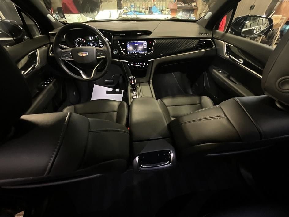 Used 2024 Cadillac XT6 Premium Luxury w/ LPO, Floor Liner Package image 26