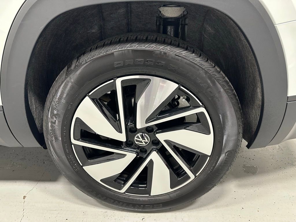Used 2025 Volkswagen Atlas SE image 65