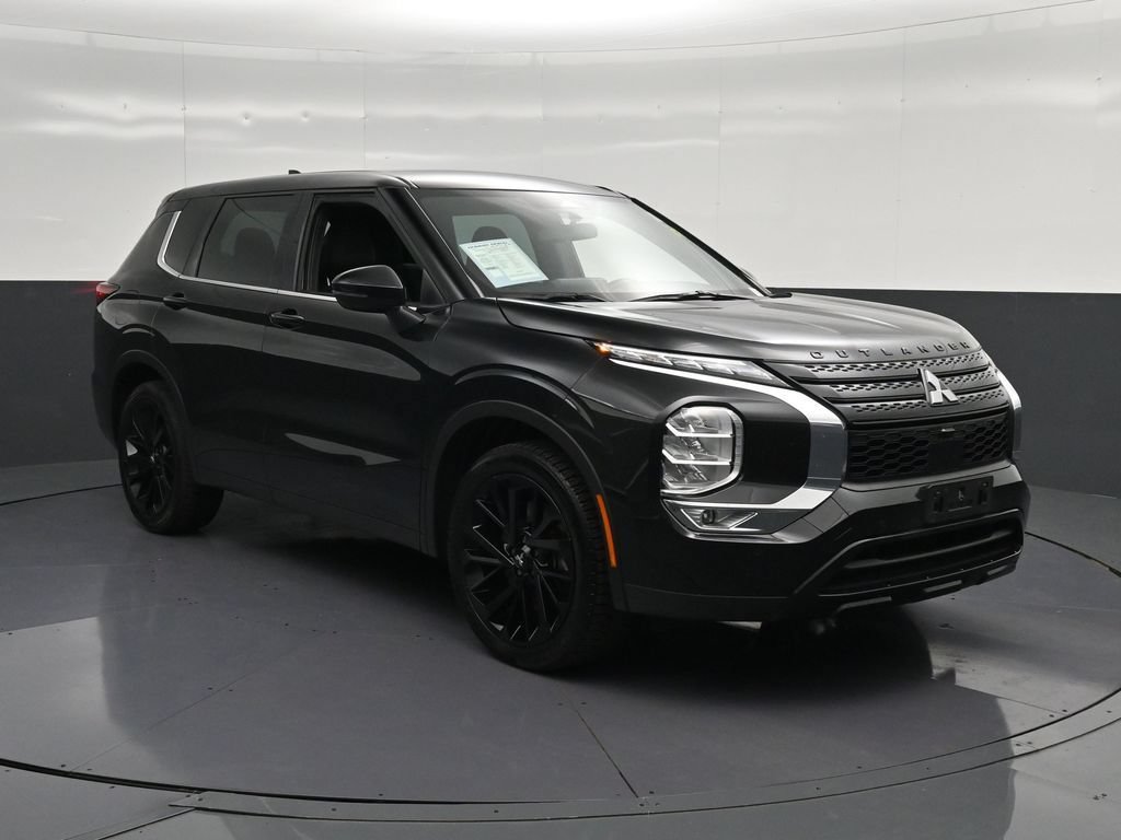 Used 2023 Mitsubishi Outlander SE FWD image 5