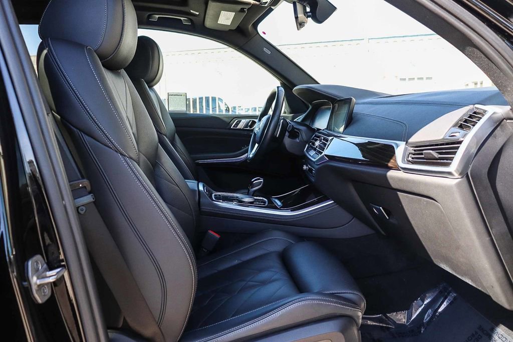 Used 2023 BMW X5 sDrive40i w/ Parking Assistance Package image 17