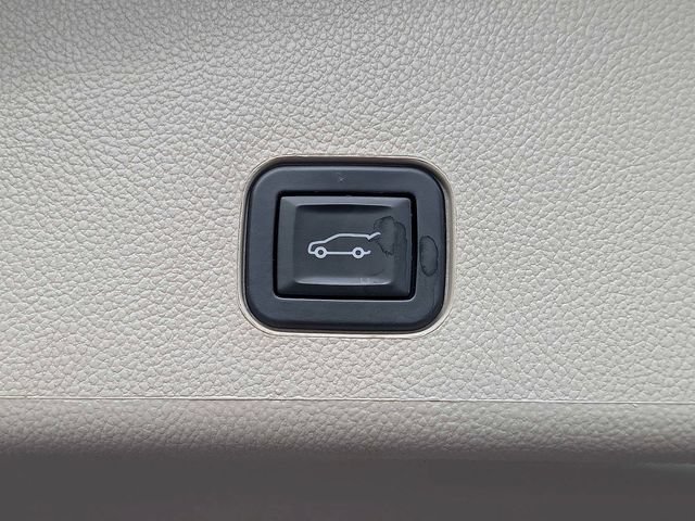 Used 2016 Cadillac SRX Premium AWD/4WD image 13