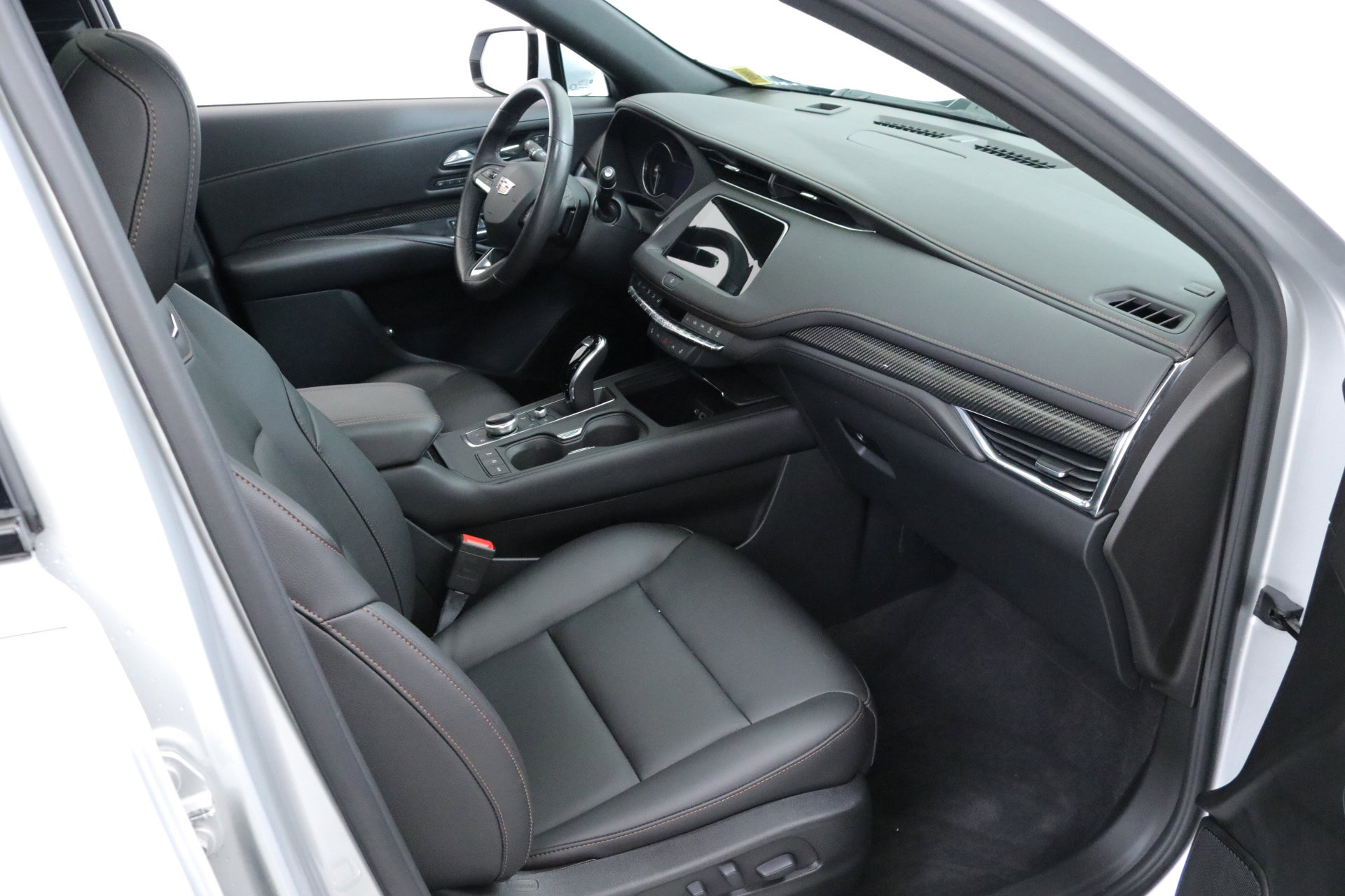 Used 2022 Cadillac XT4 Sport w/ Cold Weather Package image 31