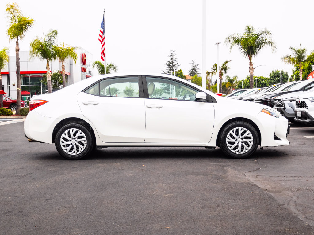 Used 2017 Toyota Corolla LE w/ Carpet Mat Package (TMS) FWD image 11