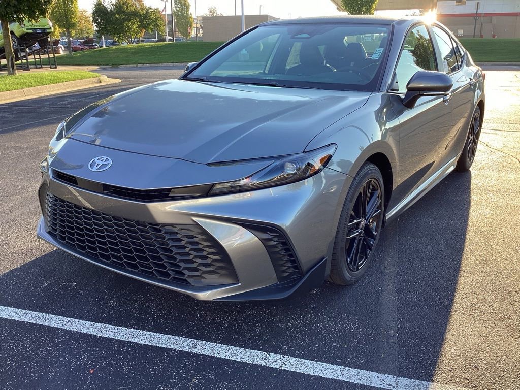 New 2026 Toyota Camry Hybrid image 2