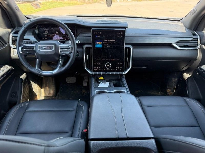 Used 2025 GMC Acadia Elevation w/ Elevation Premium Package FWD image 10