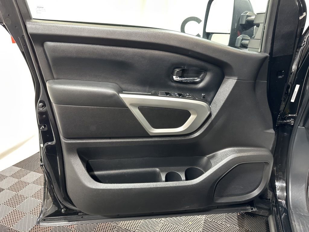 Used 2024 Nissan Titan SV w/ SV Convenience Package image 22