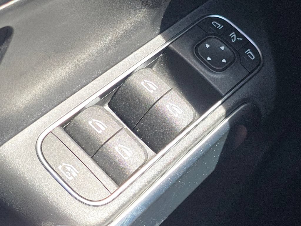 New 2026 Mercedes-Benz GLB 250 4MATIC image 26