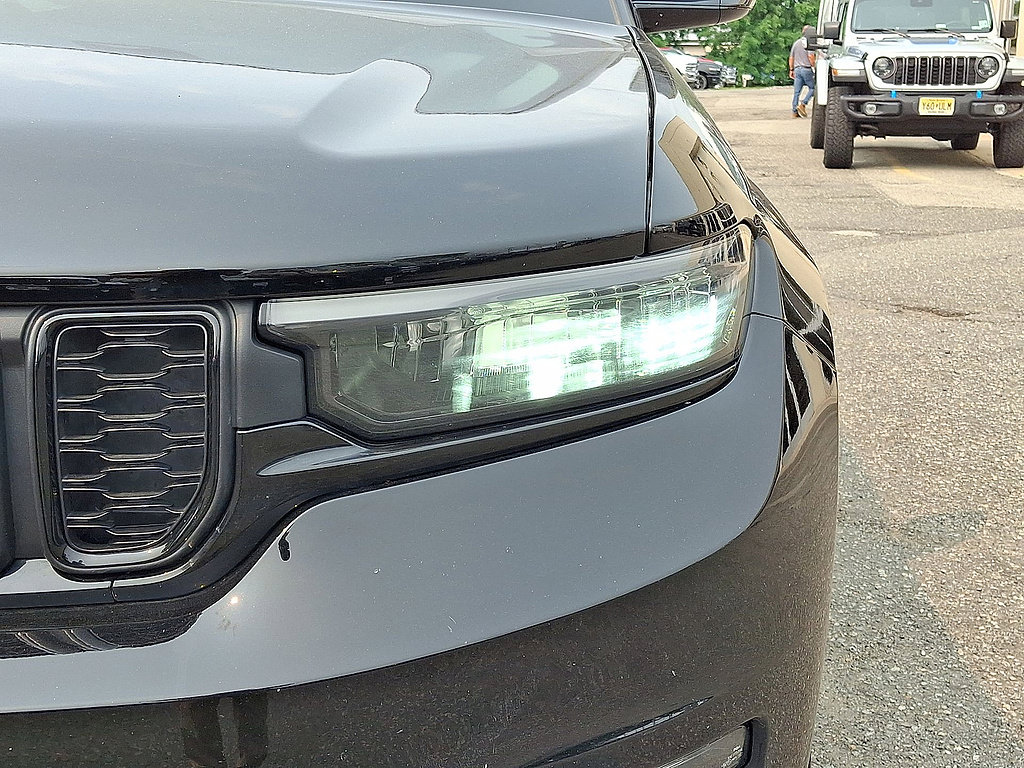 Certified 2023 Jeep Grand Cherokee L Limited w/ Black Appearance Package AWD/4WD image 34