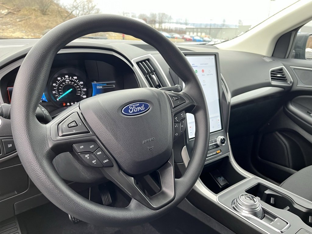 New 2024 Ford Edge SE image 3