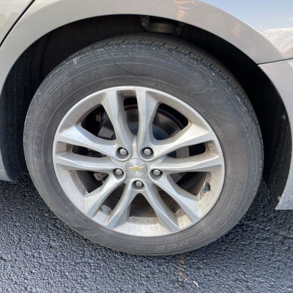 Used 2018 Chevrolet Malibu LT FWD image 10