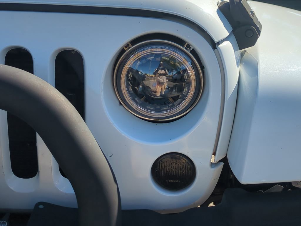 Used 2014 Jeep Wrangler Sahara w/ Connectivity Group image 11