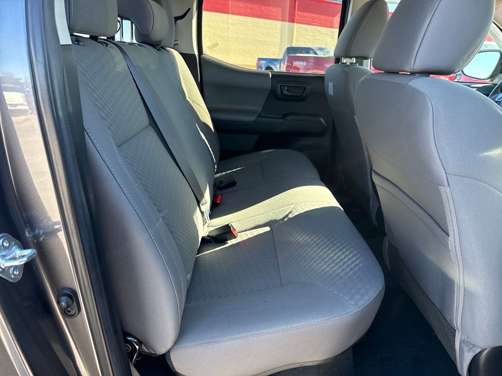 Used 2022 Toyota Tacoma SR image 9