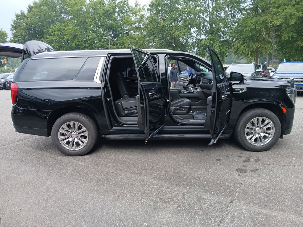 Used 2022 GMC Yukon XL Denali image 7