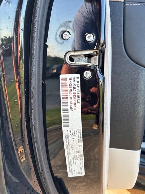 Used 2024 Chrysler Pacifica Touring-L FWD image 32