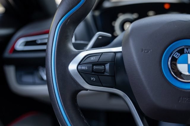 Used 2020 BMW i8 Coupe AWD/4WD image 33
