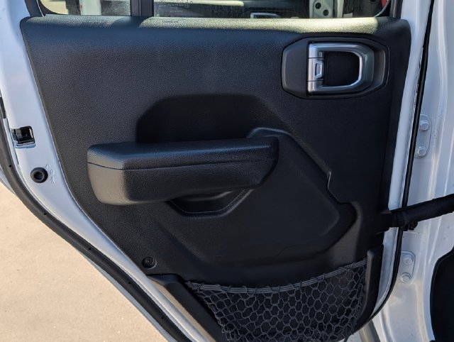 Used 2023 Jeep Wrangler Unlimited Rubicon AWD/4WD image 15