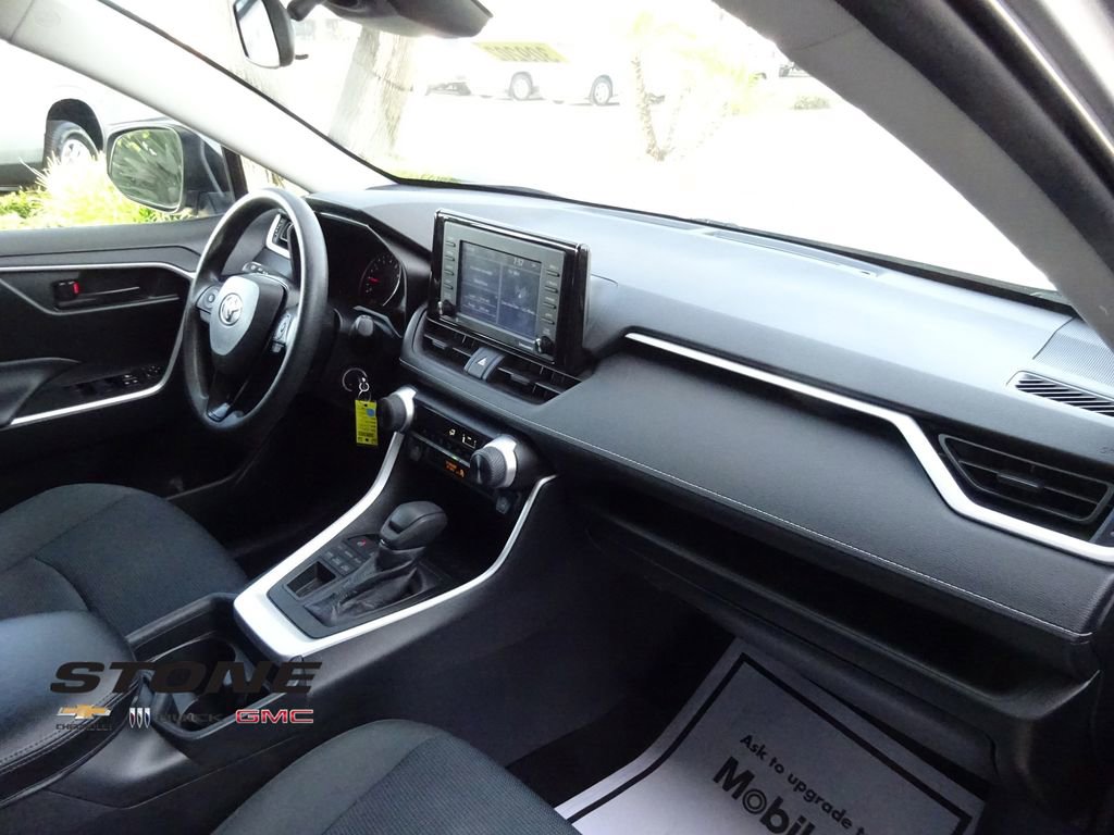 Used 2021 Toyota RAV4 LE w/ Carpet Mat Package (TMS) image 15