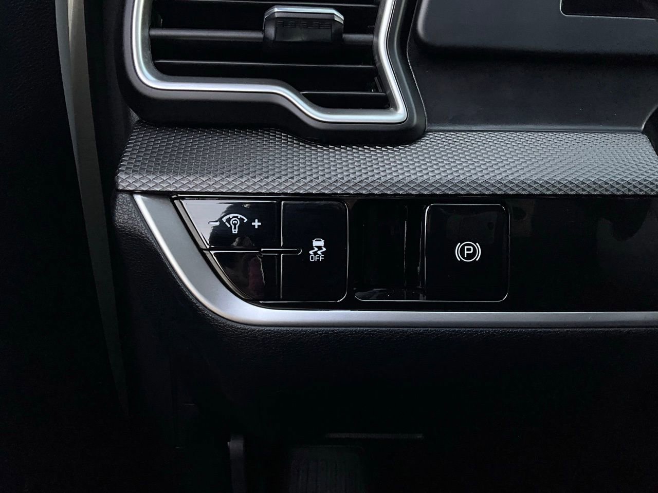 Used 2025 Kia Sportage LX image 21