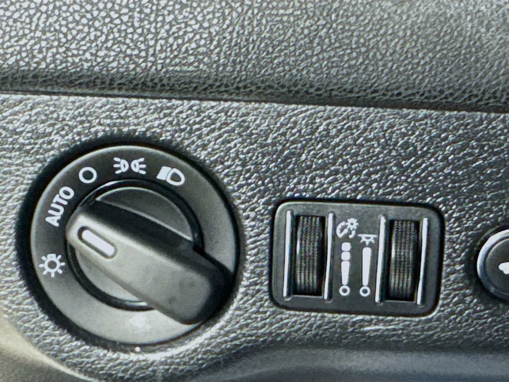Used 2014 Chrysler 300 RWD image 14