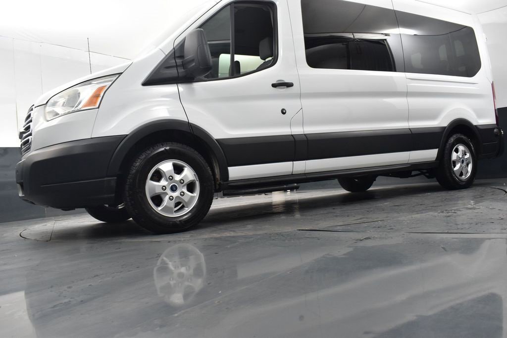Used 2019 Ford Transit 350 XLT image 21
