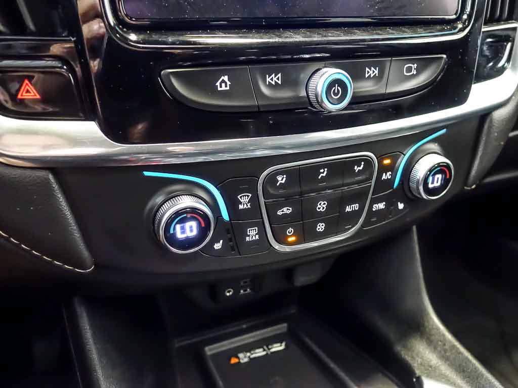 Used 2023 Chevrolet Traverse LT w/ LT Premium Package AWD/4WD image 29