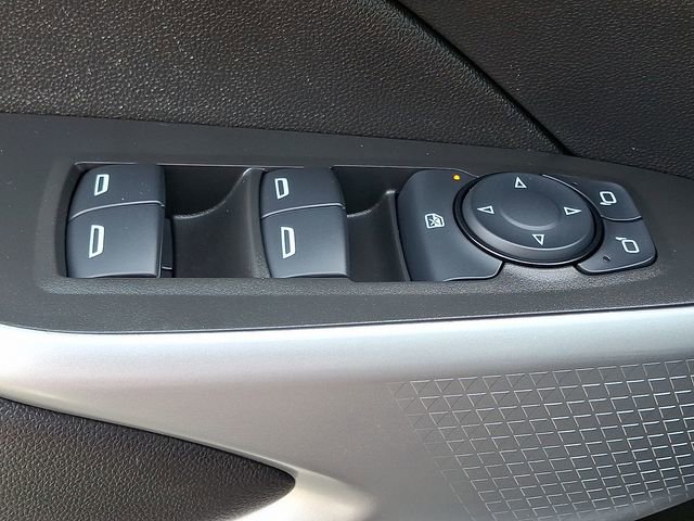 Used 2025 Chevrolet Trax LS image 27
