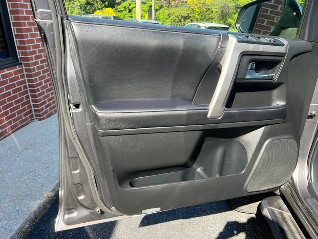 Used 2022 Toyota 4Runner SR5 Premium w/ Moonroof Package AWD/4WD image 8