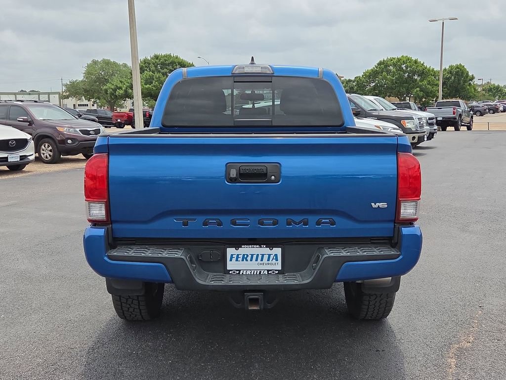 Used 2017 Toyota Tacoma SR5 RWD image 5