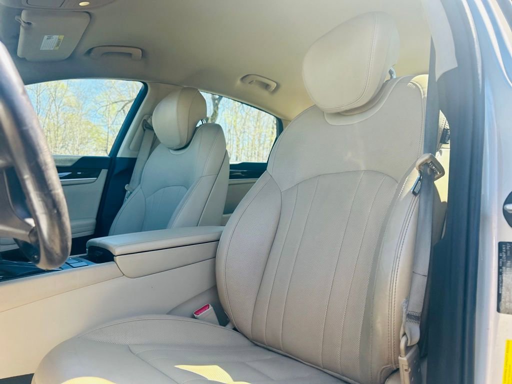 Used 2015 Hyundai Genesis 3.8 image 18