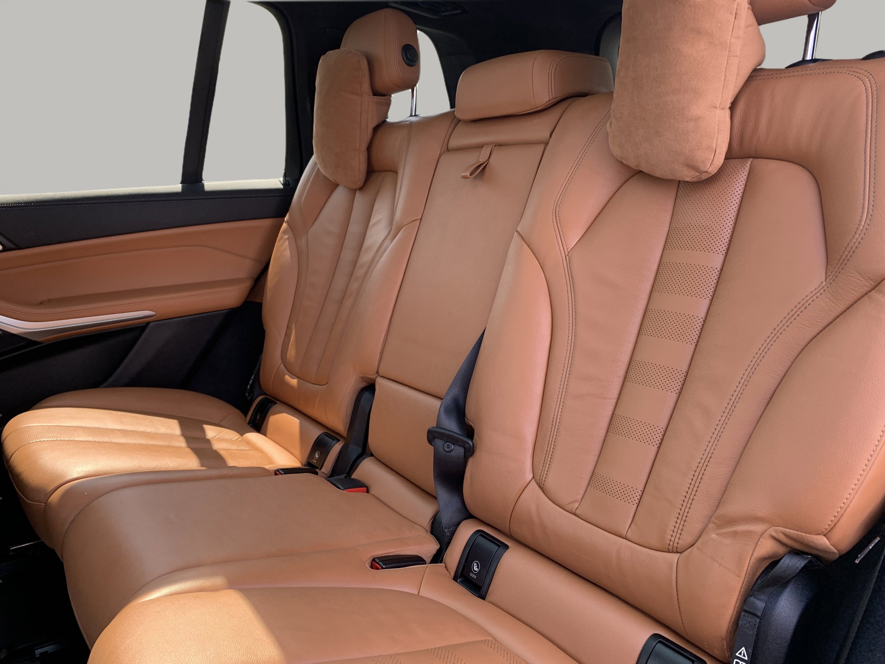 Used 2022 BMW X7 xDrive40i w/ M Sport Package image 28