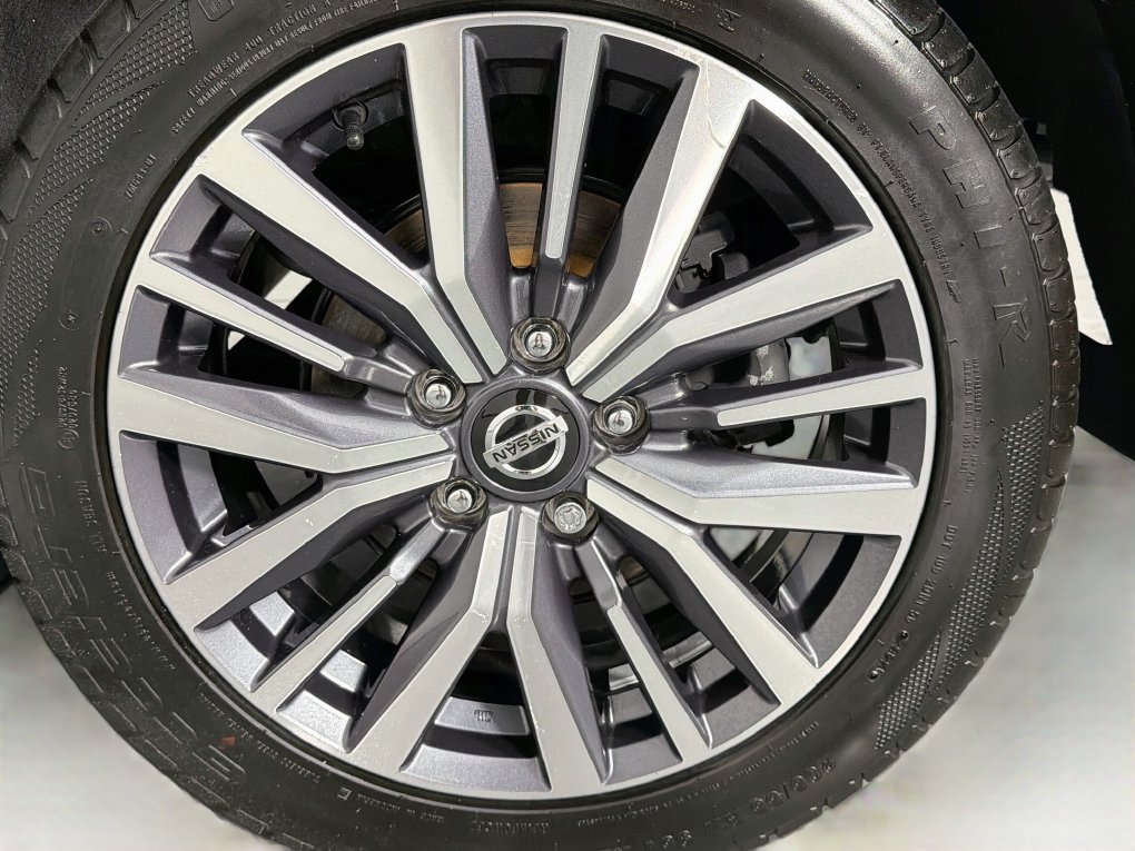Used 2021 Nissan Kicks SV FWD image 32