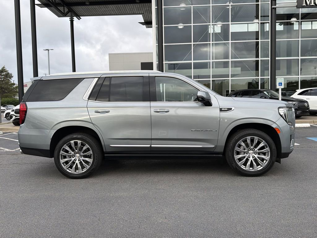 Used 2023 GMC Yukon Denali RWD image 2