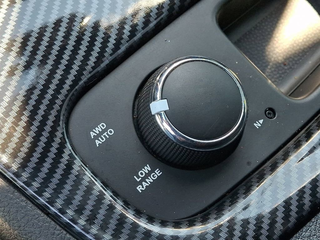 Used 2015 Dodge Durango R/T w/ Technology Group AWD/4WD image 25