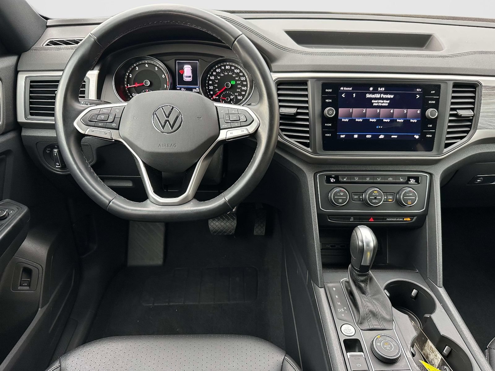 Certified 2020 Volkswagen Atlas Cross Sport SE w/ Towing Package AWD/4WD image 8