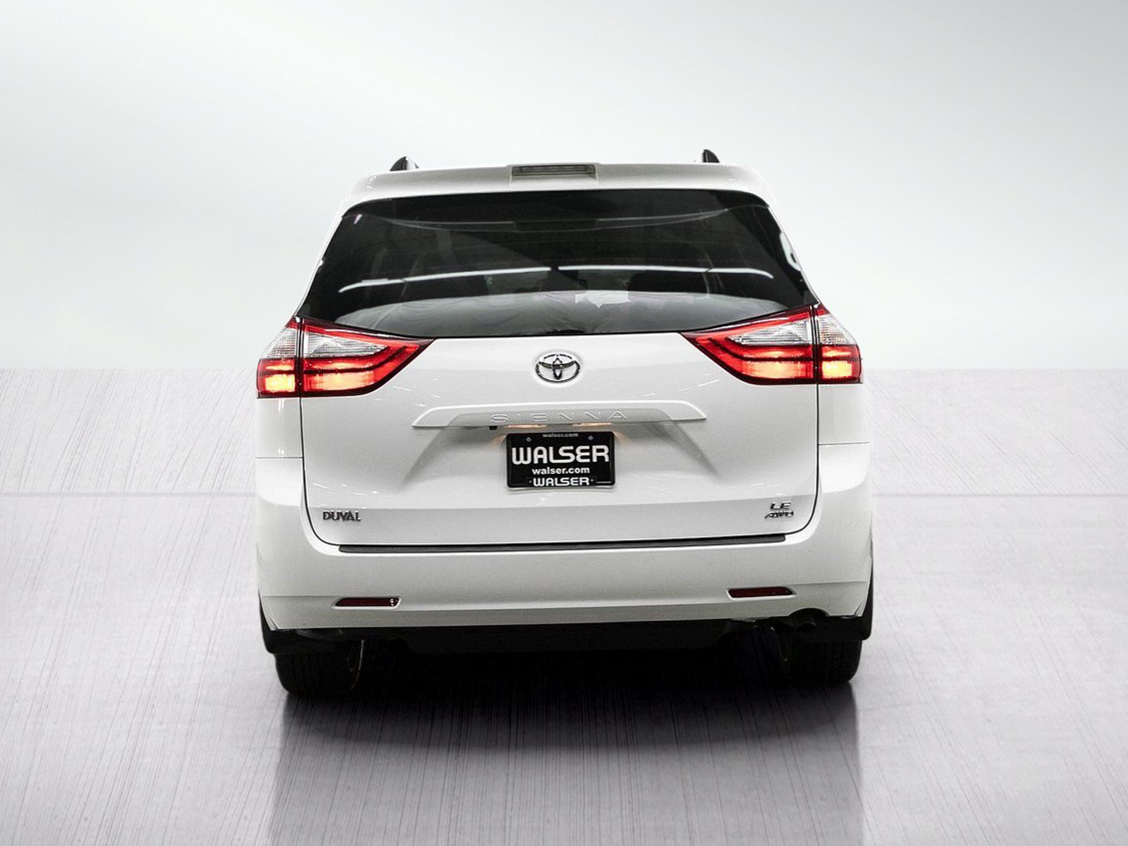 Used 2018 Toyota Sienna LE AWD/4WD image 4