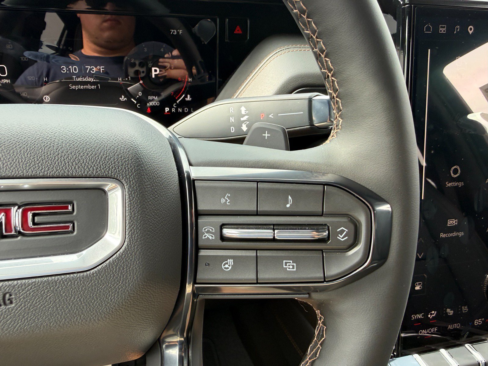New 2026 GMC Yukon XL AT4 AWD/4WD image 31
