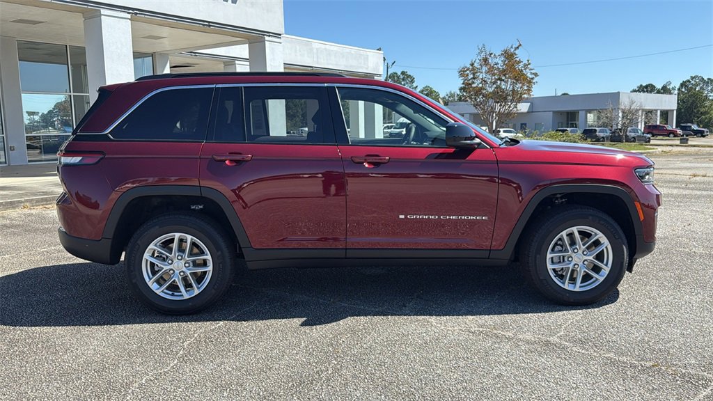 New 2025 Jeep Grand Cherokee Laredo X image 9
