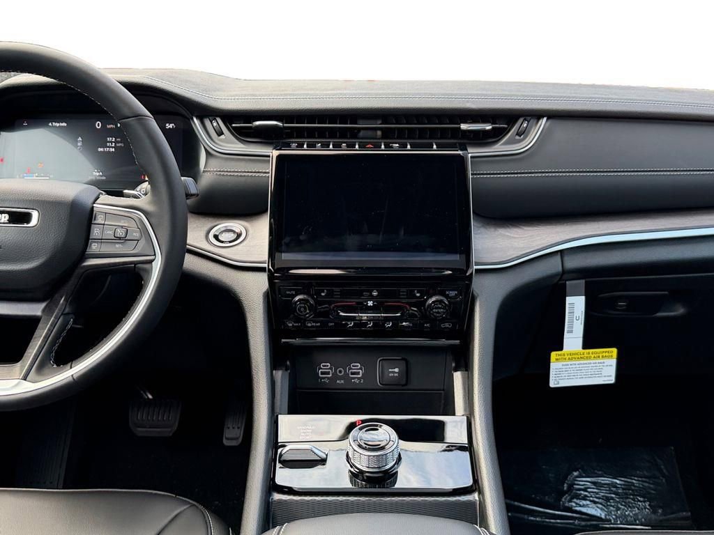 New 2025 Jeep Grand Cherokee Limited w/ MOPAR Finishing Package image 11