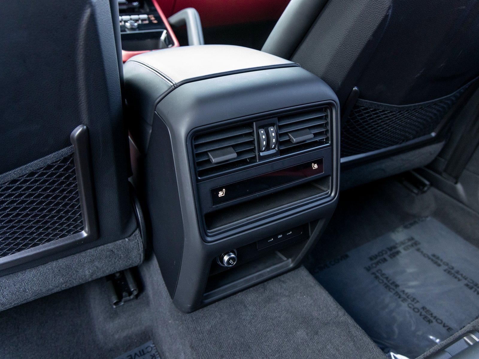 Certified 2025 Porsche Cayenne image 40