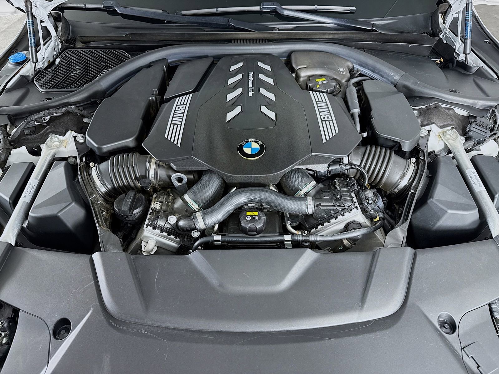 Certified 2022 BMW 750i xDrive image 32