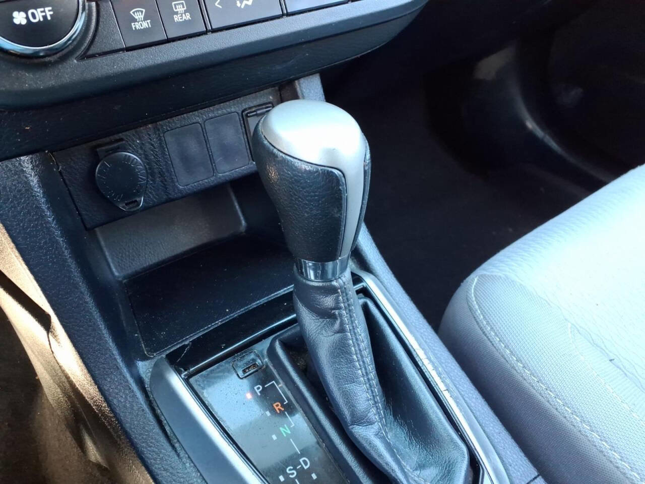 Used 2016 Toyota Corolla LE image 20