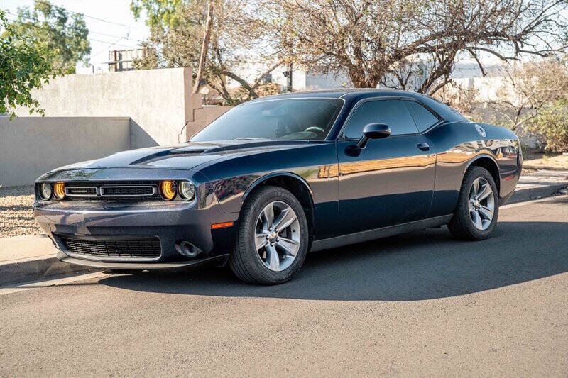 Used 2016 Dodge Challenger SXT