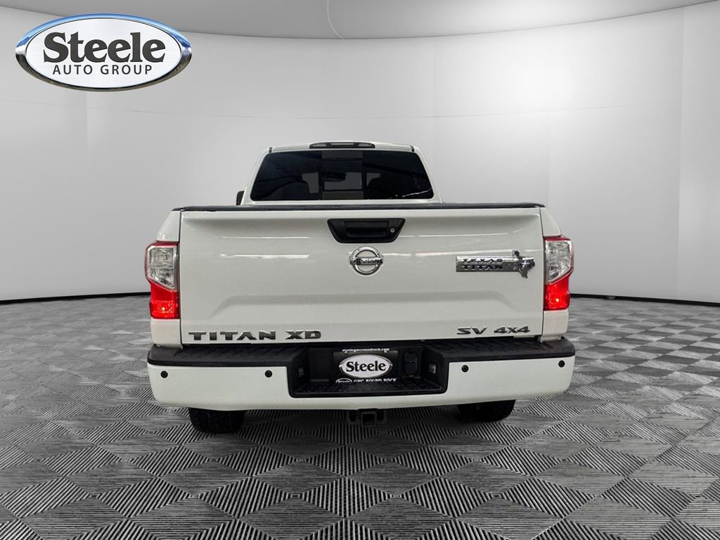 Used 2017 Nissan Titan SV image 4